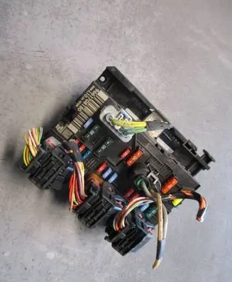 Peugeot 207 BSM Control unit 9661708180