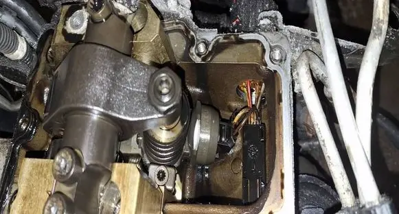 Volkswagen PASSAT B6 Fuel injector 