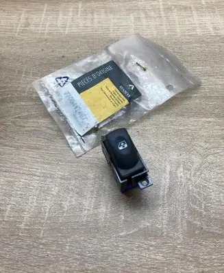 Renault Laguna I Electric window control switch 7700417487