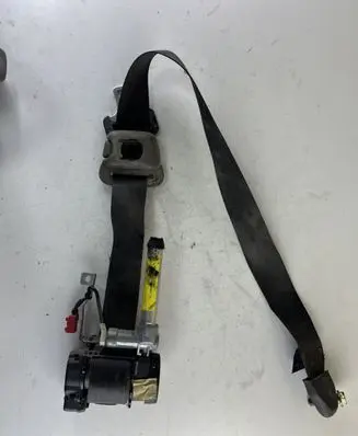 Mitsubishi Space Star Front seatbelt MR637362 0431129 1083461