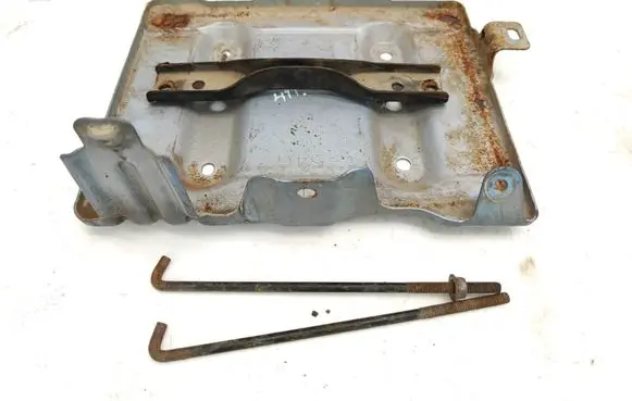 Battery bracket