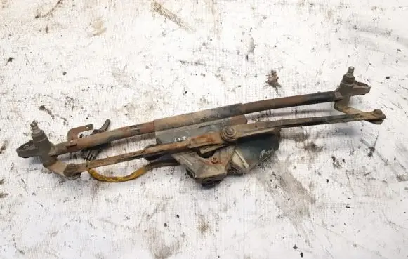 Hyundai Santa Fe Front wiper linkage and motor