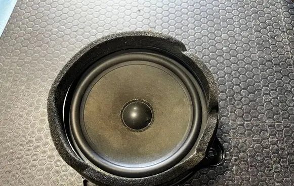 BMW 3 E46 Parcel shelf speaker 6908379