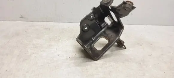 Opel Insignia A ABS pump bracket 13231597 422474049