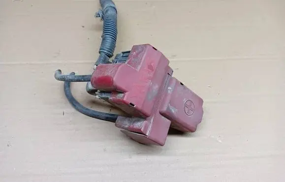Toyota Yaris Battery relay fuse 