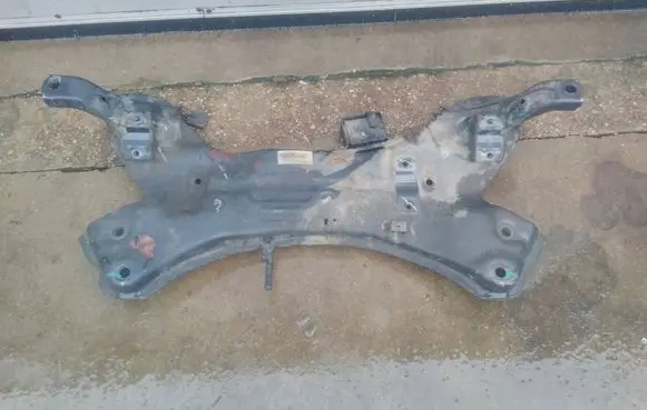 Hyundai ix35 Front subframe 624012Y300