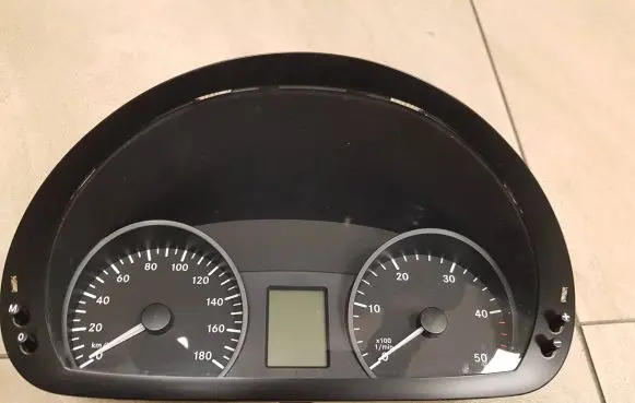 Mercedes-Benz Sprinter W901 W902 W903 W904 Speedometer (instrument cluster) A9069007703 A9069015201 A9069020902