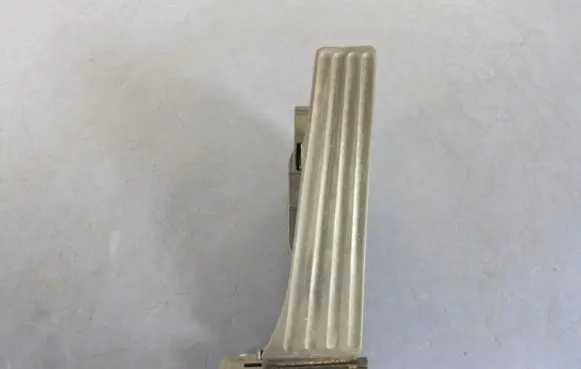BMW 5 G30 G31 Accelerator throttle pedal 21490710