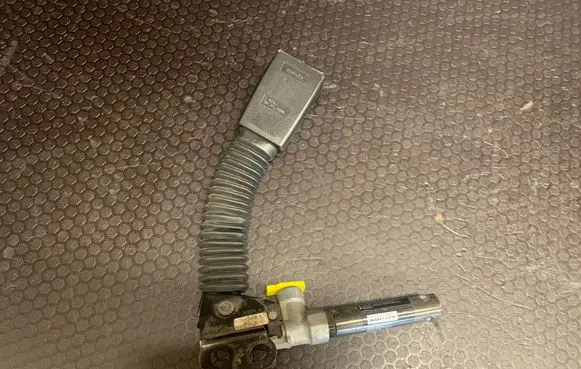 BMW 3 E36 Front seatbelt buckle 8221012 G0776A 040500