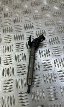 Mercedes-Benz ML W164 Fuel injector A6420701987