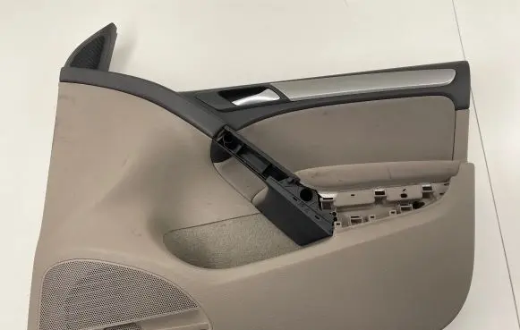 Volkswagen Golf VI Front door card panel trim