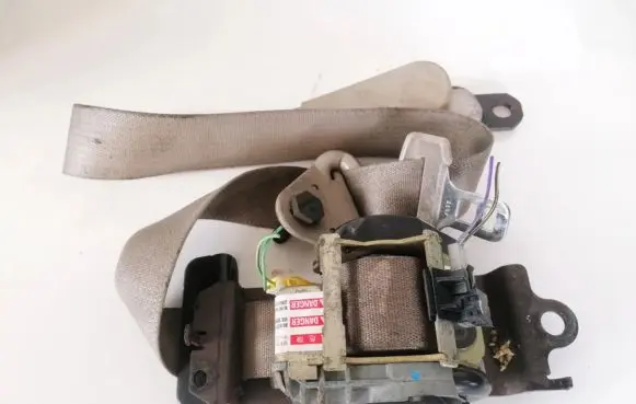 Chrysler Pacifica Front seatbelt
