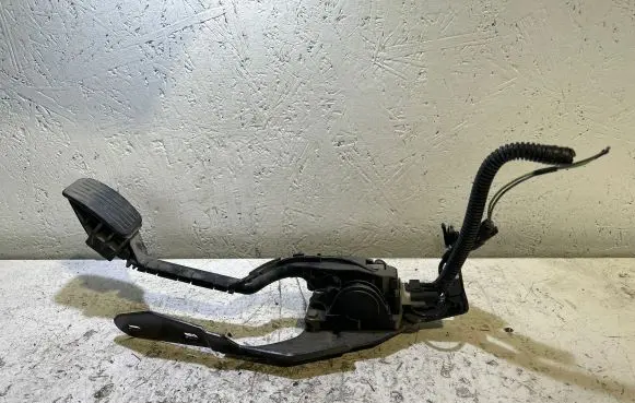 Peugeot 607 Accelerator throttle pedal 9651510780 7709D11