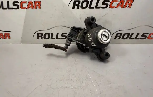 BMW 3 E46 Tailgate exterior lock 8196052