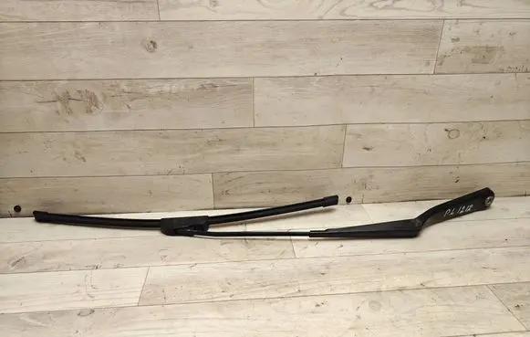 BMW X3 E83 Front wiper blade arm 7051619