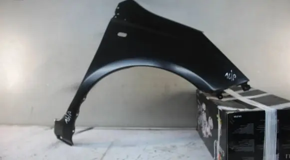 Nissan Note (E11) Fender mounting bracket
