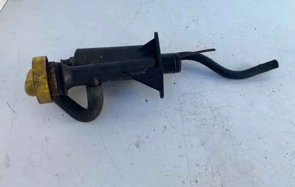 Renault Scenic I Oil fill pipe 8200082486