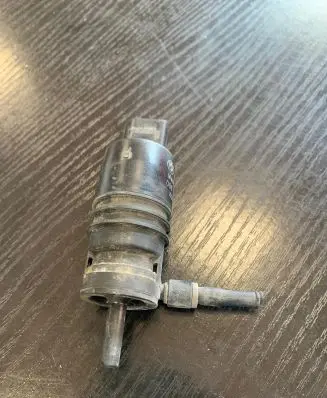 BMW 5 F10 F11 Windscreen/windshield washer pump 8362154