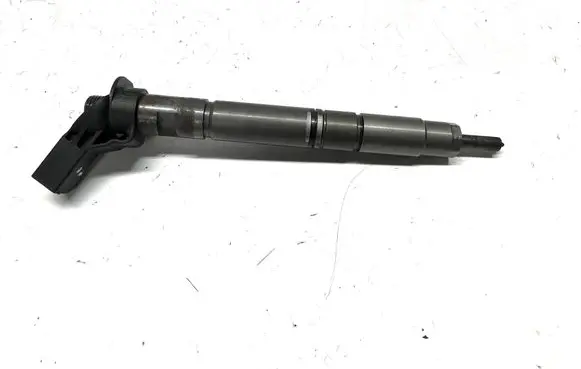 Audi A4 S4 B8 8K Fuel injector 059130277CD