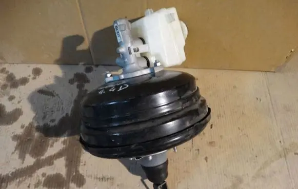 Land Rover Range Rover L322 Master brake cylinder AH42-2B195-AA55