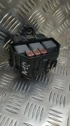 Toyota RAV 4 (XA20) Fuse box set