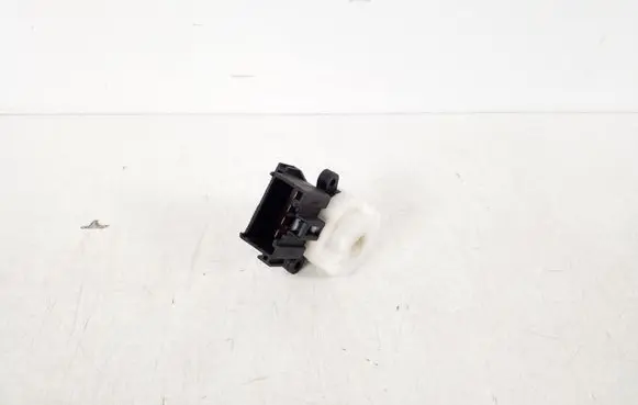 Toyota Corolla E120 E130 Ignition lock contact 84450-0D010