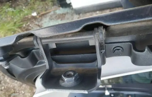 Fiat Stilo Tailgate/trunk/boot hinge