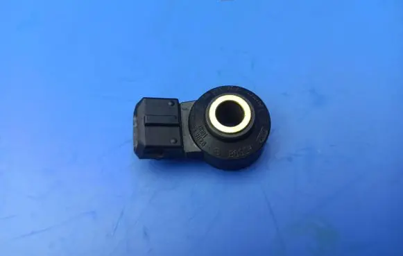 Mercedes-Benz SLK R171 Detonation knock sensor A0041539028 0261231188