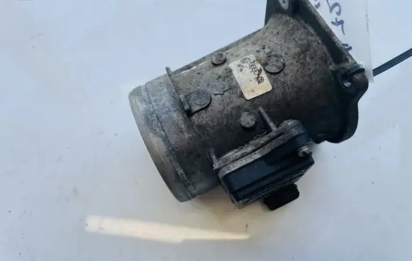 Audi A4 S4 B5 8D Mass air flow meter 037906461b afh6010a
