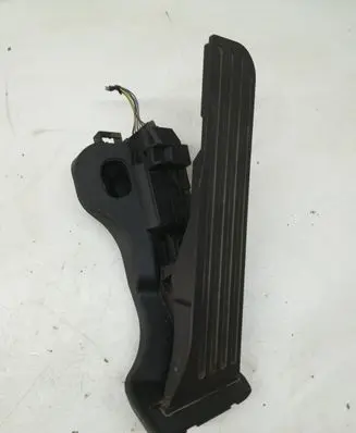 Volkswagen PASSAT B6 Accelerator throttle pedal 1K1721503L 6PV00860000