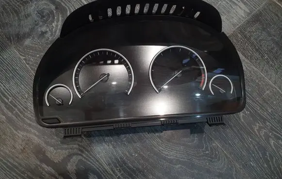 BMW 5 F10 F11 Speedometer (instrument cluster) 17388410 0000361809 9265157