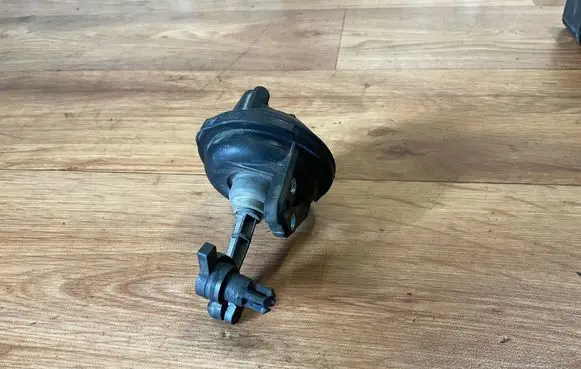 Chevrolet Nubira Vacuum valve 72244900