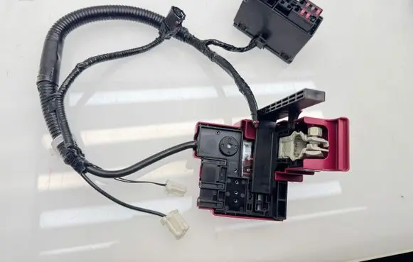 Toyota Yaris Cross Positive cable (battery) 