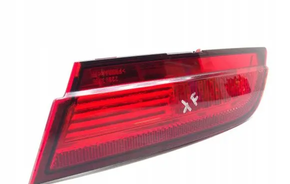 Jaguar XF X250 Tailgate rear/tail lights 8X2315K272CD