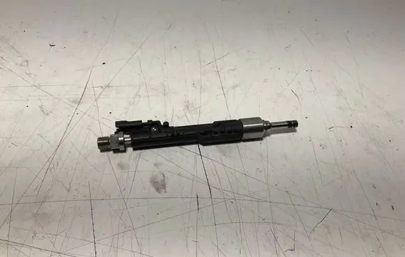 BMW 6 F06 Gran coupe Fuel injector 7645956 10213541