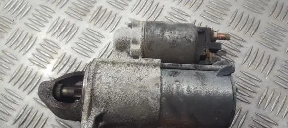 Opel Zafira B Starter motor 55556092