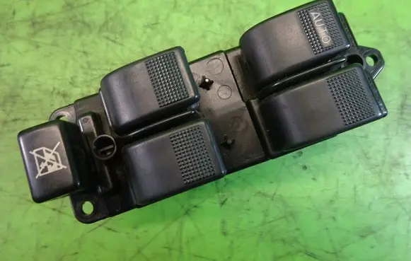 Mazda 6 Electric window control switch