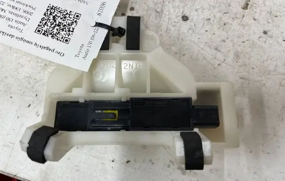 Toyota Auris 150 Airbag deployment crash/impact sensor