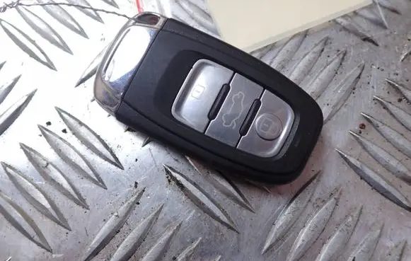 Audi A4 S4 B8 8K Ignition key/card 8T0959754D 5101805 0508000025368008