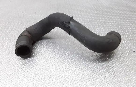 Opel Zafira B Engine coolant pipe/hose 13117572