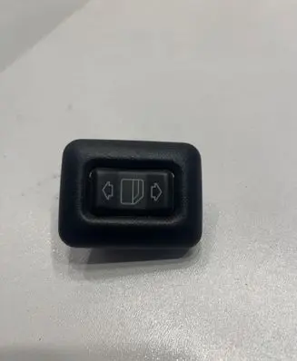 Mercedes-Benz C W202 Electric window control switch 2028205210 03809760