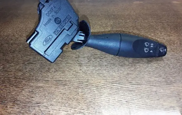 Ford Focus Wiper control stalk 98AG17A553CC