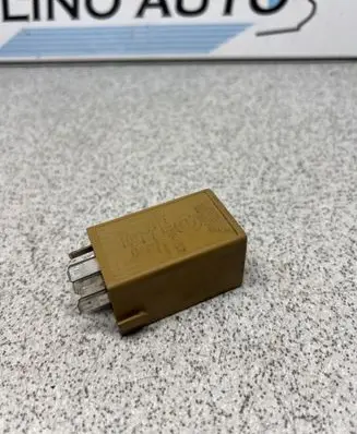 BMW 3 E46 Window wiper relay 8384505