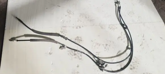 Handbrake/parking brake wiring cable