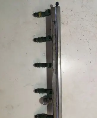 Volvo S80 Fuel injectors set 9470229