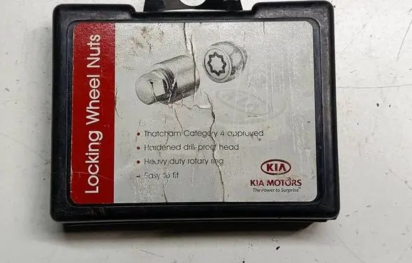 KIA Sportage Anti-theft wheel nuts and lock 14DA7WF7