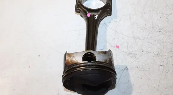 Volkswagen PASSAT B6 Piston with connecting rod 06BH 82403