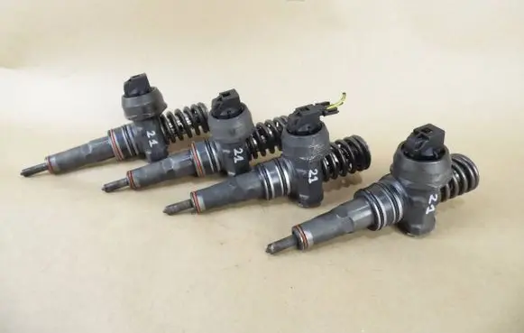 Skoda Fabia Mk1 (6Y) Fuel injector 0414720035 045130073T