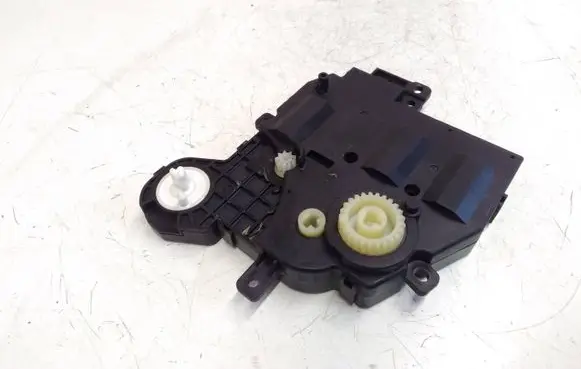 Toyota Prius (XW50) Air flap motor/actuator 0638009004