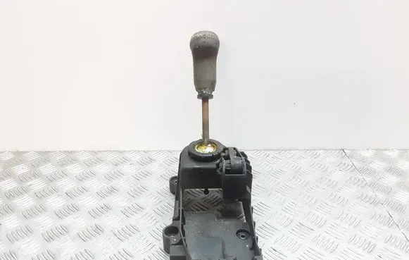 Chevrolet Captiva Gear shifter/selector G04100